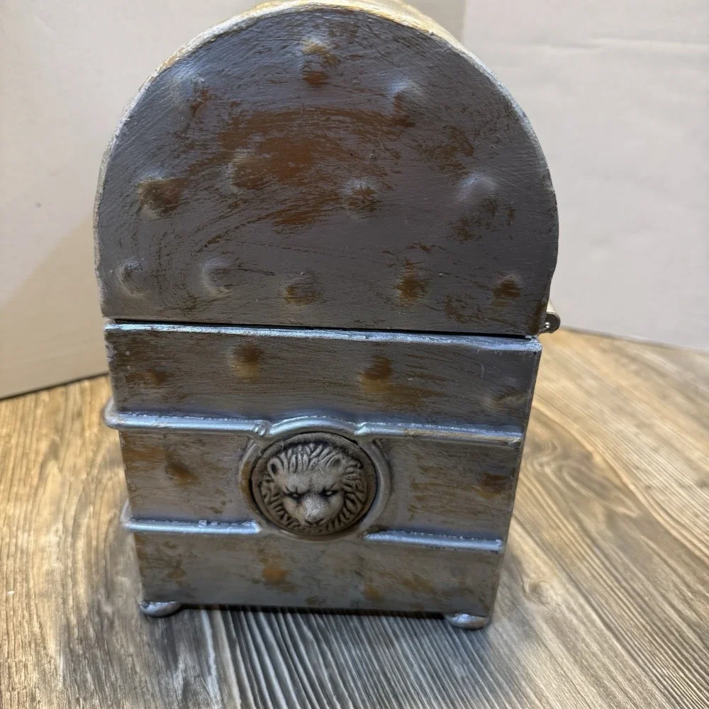 Metal Hinged Treasure‎ Box Studded With Lions On It Beautiful Piece